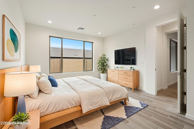 Building Photo - 832 Eugene Rd