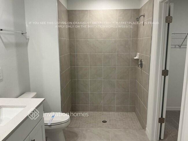 Building Photo - 21237 Pemberton Ave