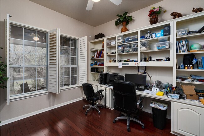 Building Photo - 107 Yaupon Ln