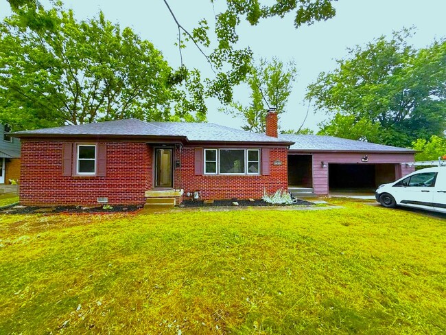 Primary Photo - 1623 N Spencer Ave