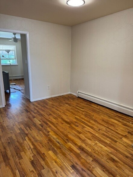 Building Photo - 1150 Metcalf Ave