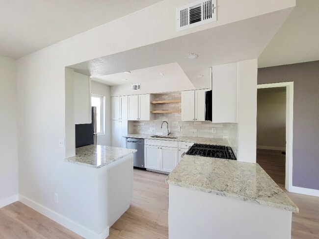 Building Photo - 7141 N 16th St