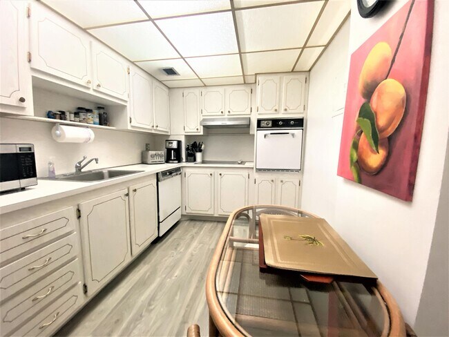 Building Photo - 3450 S Ocean Blvd