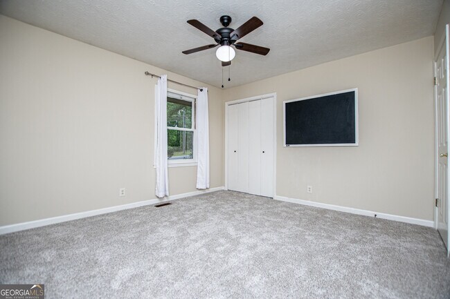 Building Photo - 1499 Stonington Ct