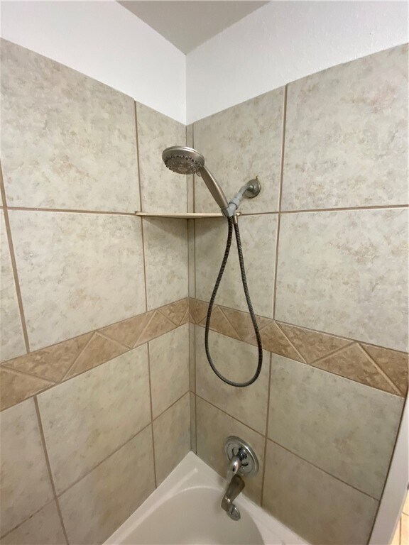 Building Photo - 313 Easy St