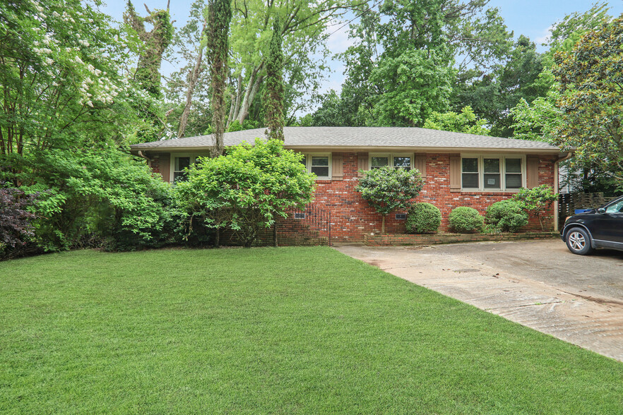 Building Photo - 932 Winburn Dr