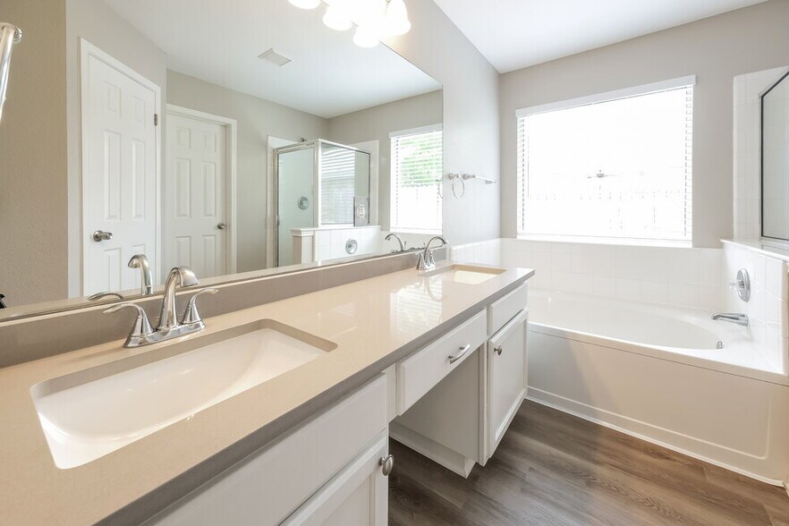 Building Photo - 200 N Crossing Trail