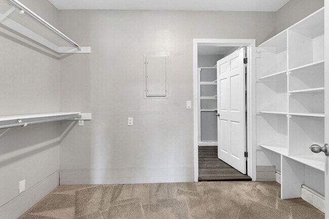 Building Photo - 1365CEDA