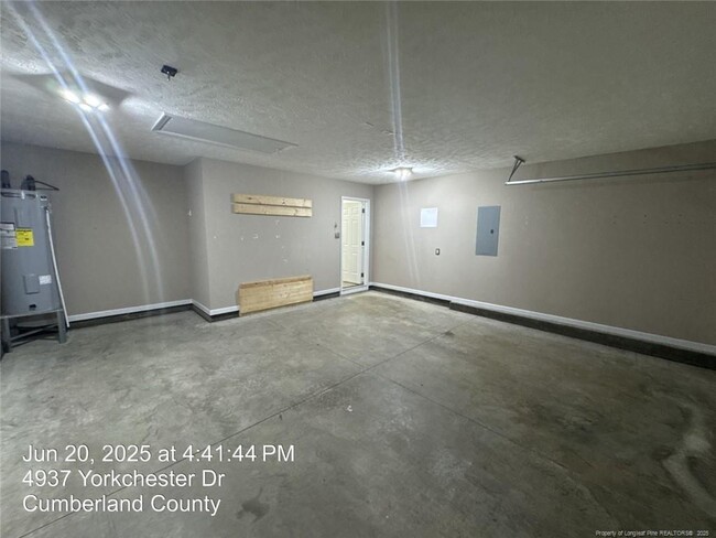 Building Photo - 4937 Yorkchester Dr