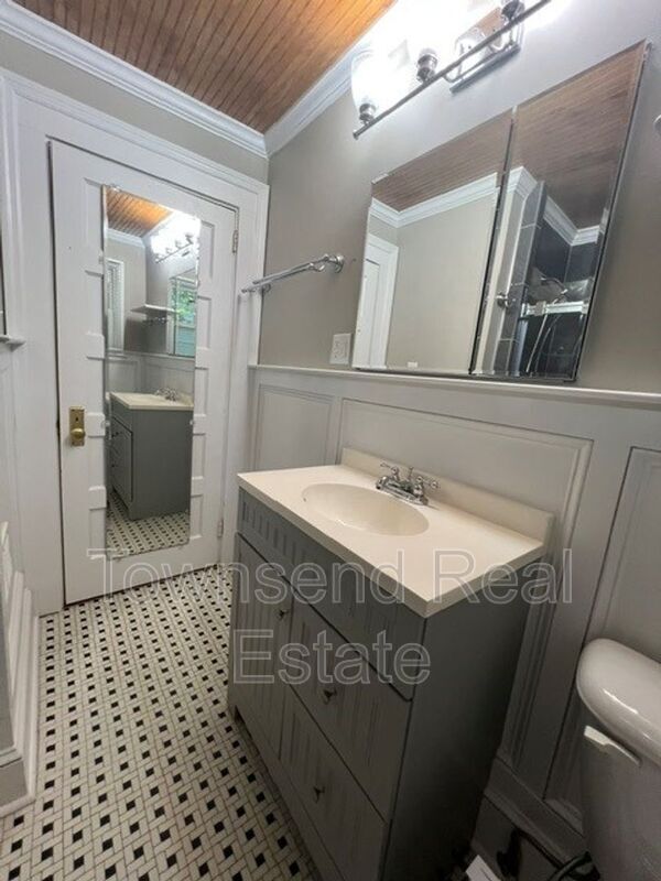 Building Photo - 508 Huske St