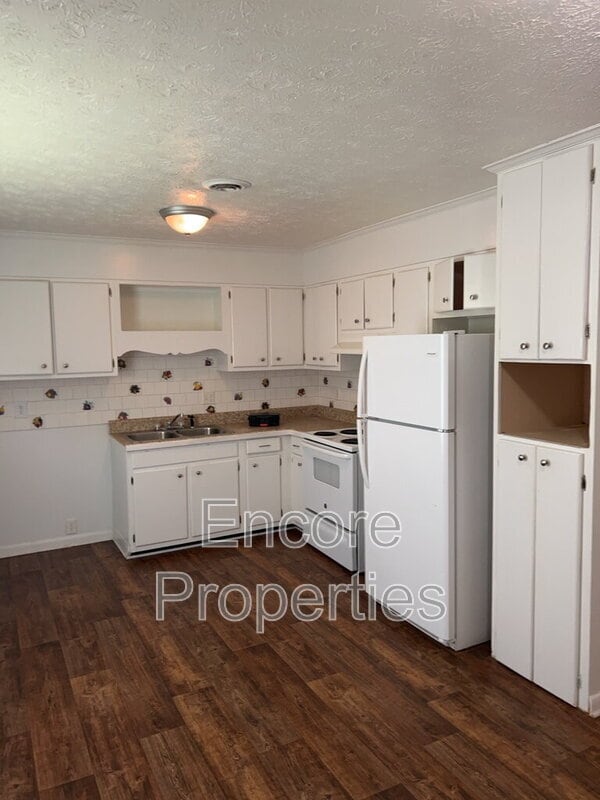 Building Photo - 4761 Butler Nursery Rd