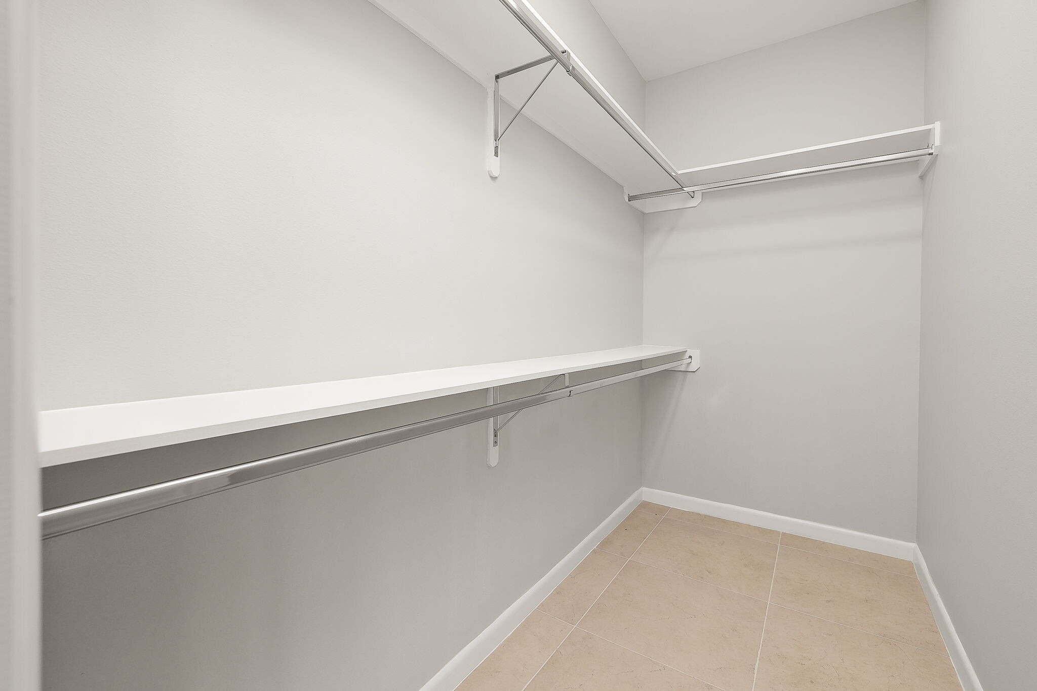 Building Photo - 2700 Robin Rd