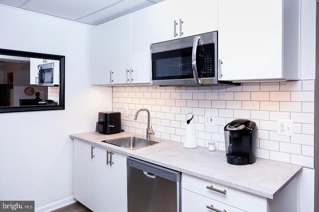 Building Photo - 7286 Earlys Rd