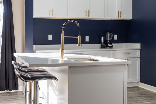 Building Photo - 1523 S East St