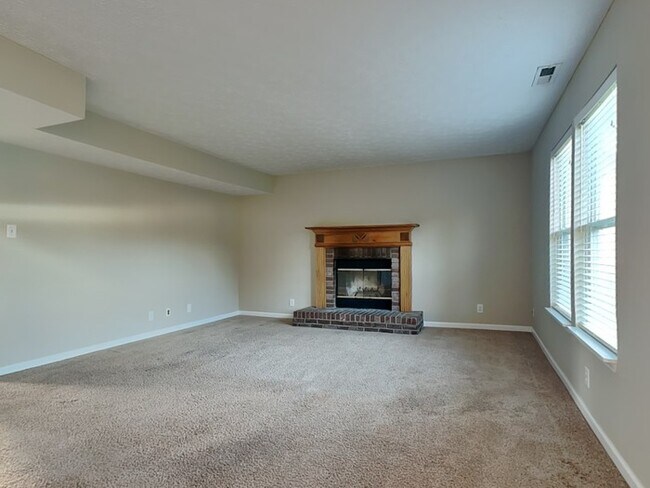 Building Photo - Price Reduction!