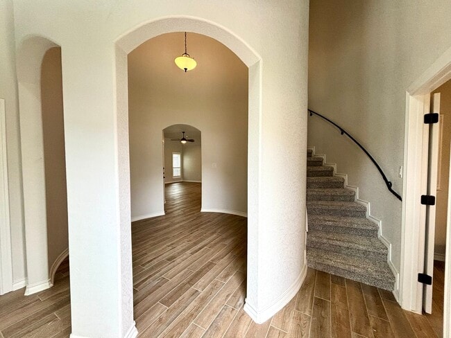 Building Photo - Luxury Living in Arcadia Ridge – Corner Lot, 3 Full Baths & Resort-Style Amenities!