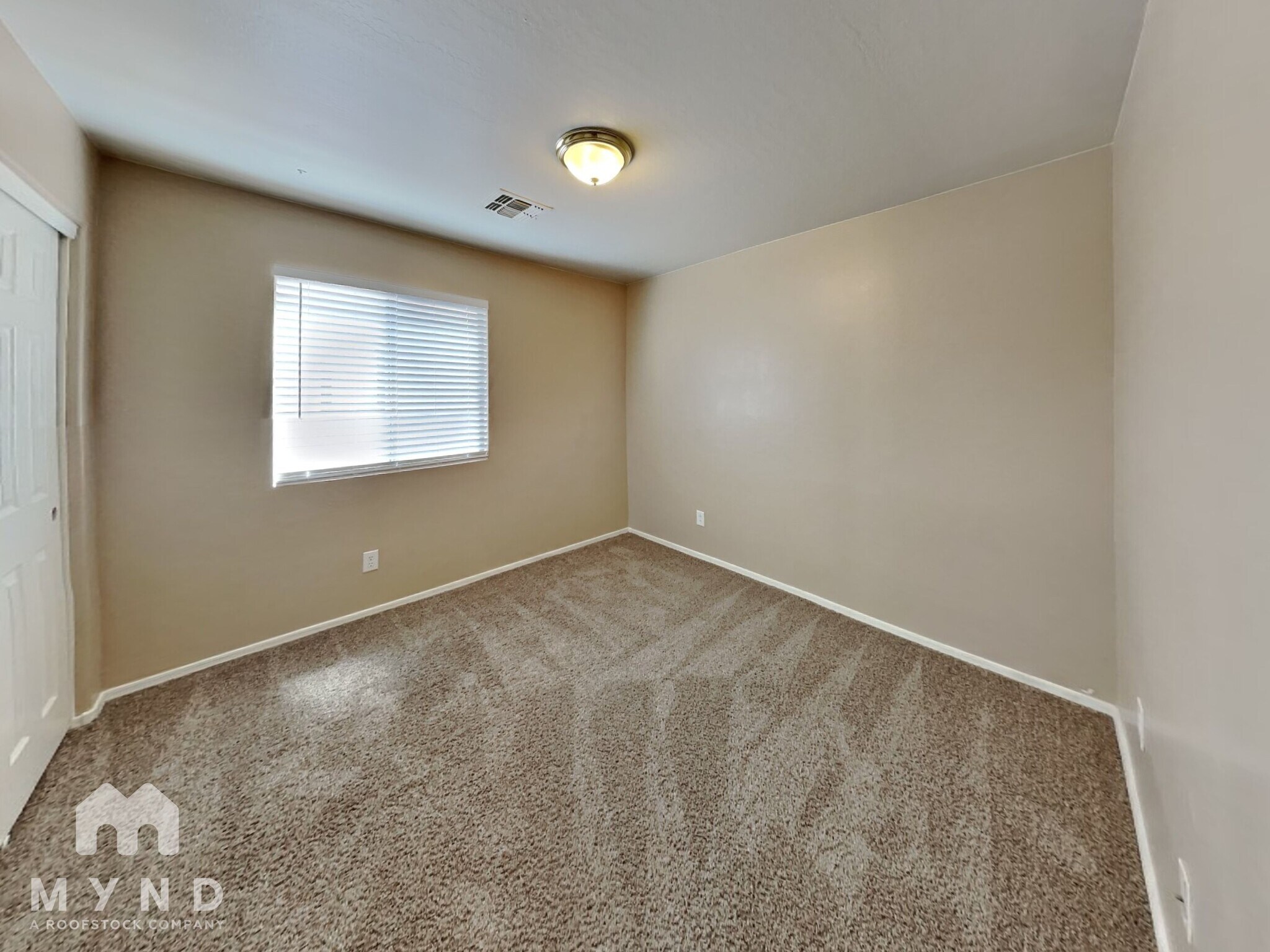 Building Photo - 36590 W San Clemente St