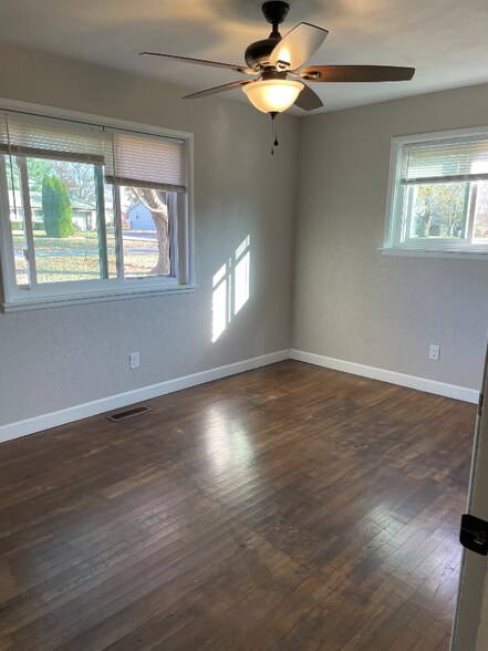 Building Photo - 1702 Terrace Ct