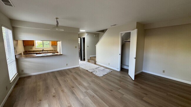 Building Photo - 65 Donegal Way
