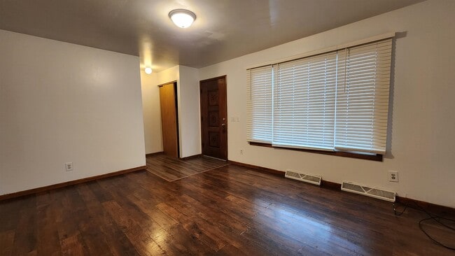 Building Photo - 2421 Adler Cir