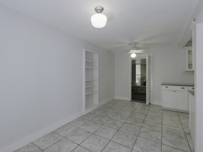 Building Photo - 2808 Clinton St S