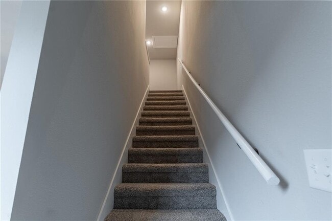 Building Photo - 1366 N Porter Rd