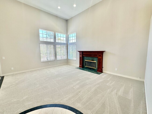 Building Photo - 4286 La Canada Rd