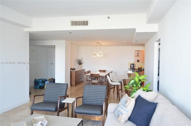 Building Photo - 251 Crandon Blvd