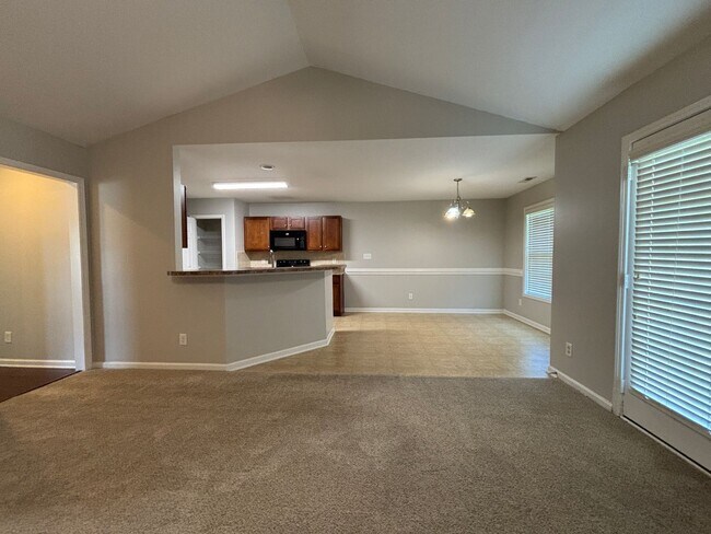 Building Photo - For Rent - 4 bedrooms - close to 295