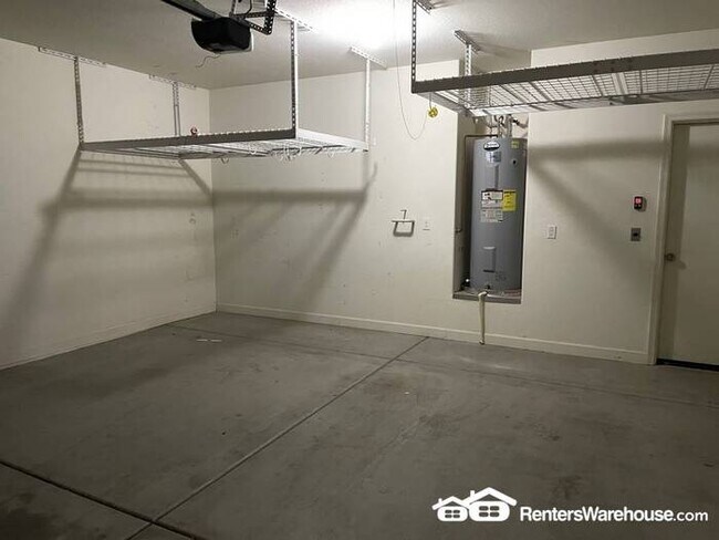 Building Photo - North Phoenix Beauty 4bed + den 3bath clos...
