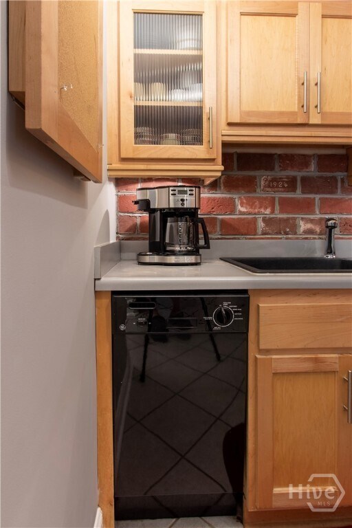 Building Photo - 760 E Campus Rd