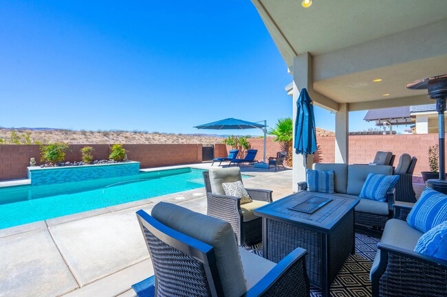 Building Photo - Stunning 5 Bed, 3 Bath Home with a 3 Car Garage