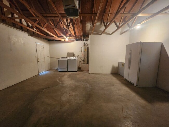 Building Photo - Corner Lot 2 Bedroom w/ 2 Car Garage