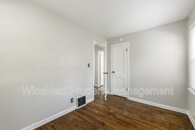 Building Photo - 5760 College Ave
