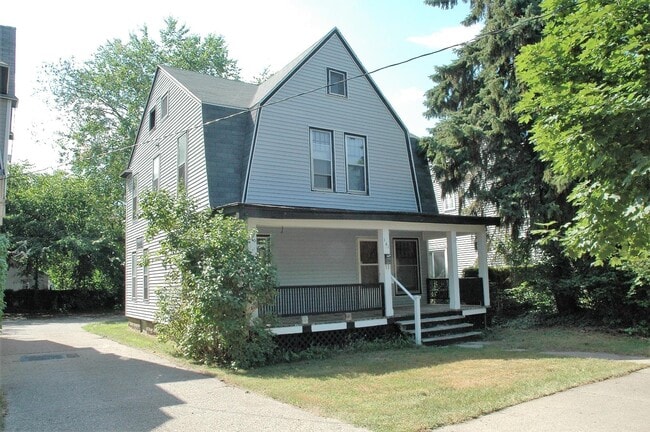 Primary Photo - 141 Fuller Ave SE