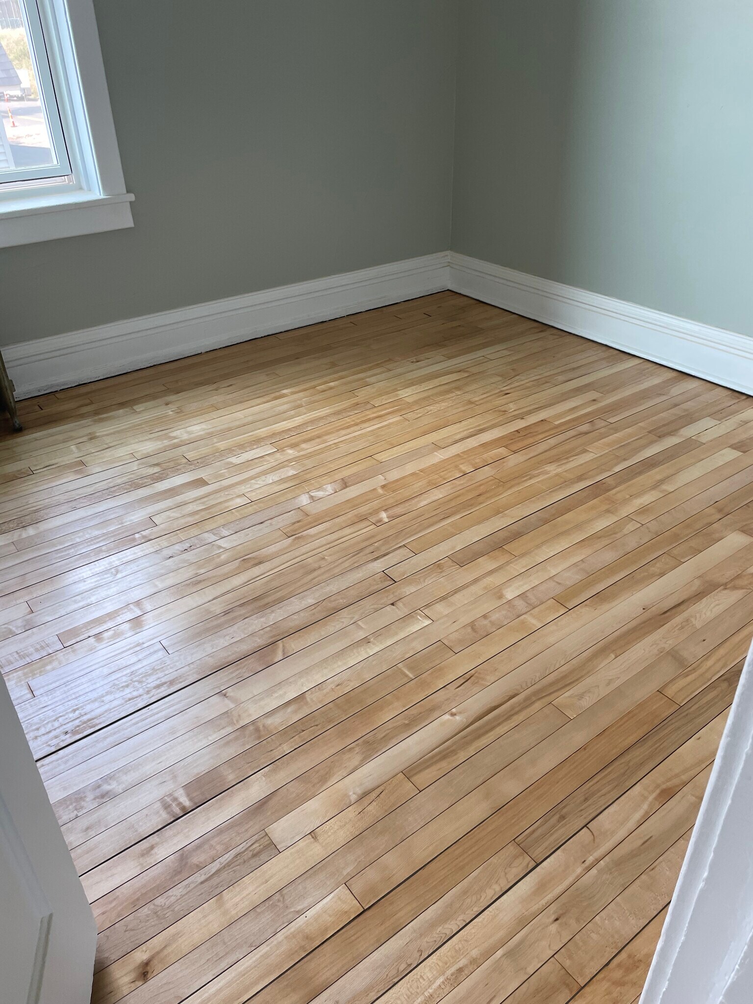 Building Photo - 432 E 7th St