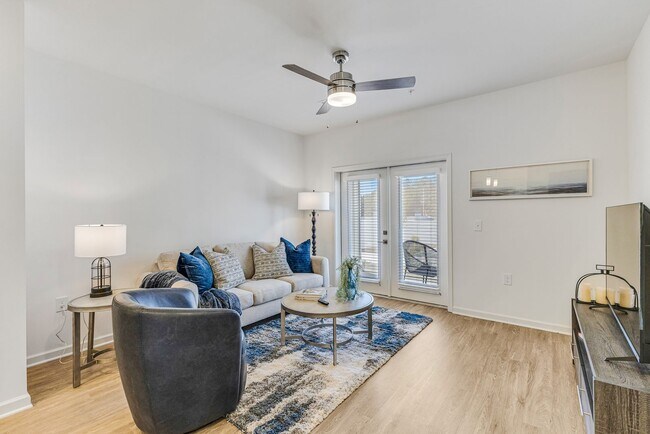 Building Photo - Beacon Landing - Brand New! 2bd, 2ba, private extra large screened porch and elevator!