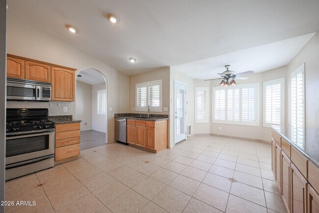 Building Photo - 12759 N 86th Dr