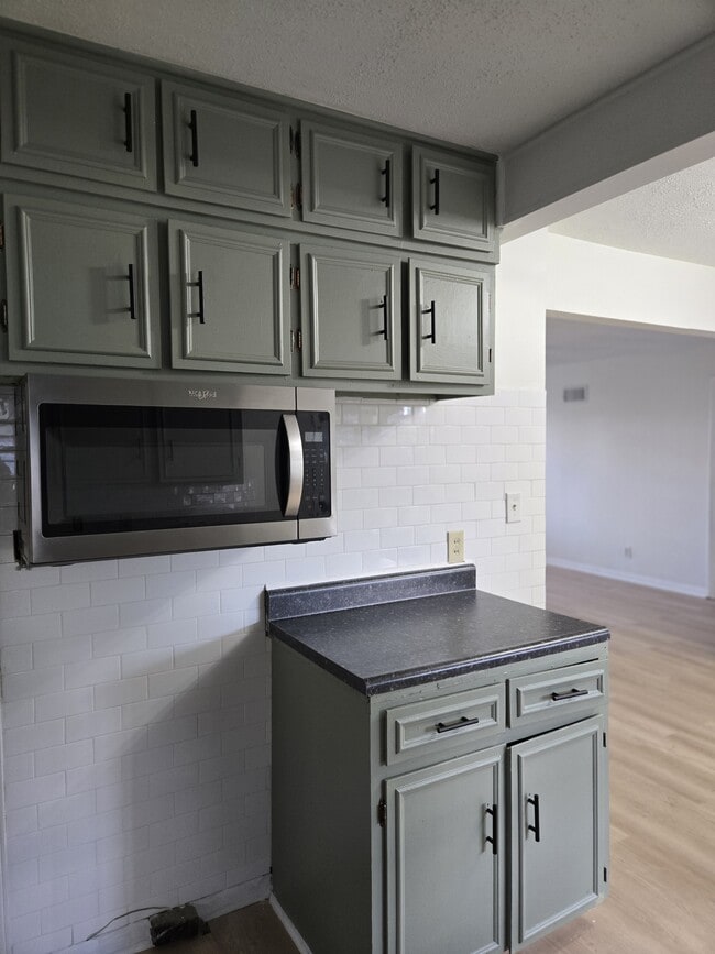 Building Photo - 1219 N Harding Ave