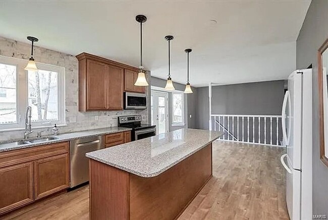 Building Photo - Coming Soon St Peters Area