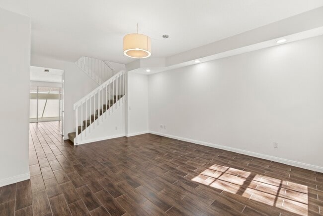 Building Photo - 108 Courtenay Ct