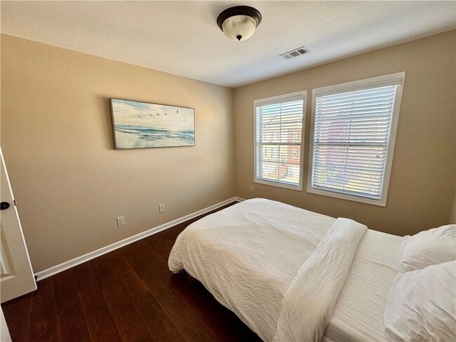 Building Photo - 2260 Ewell Park Dr NW