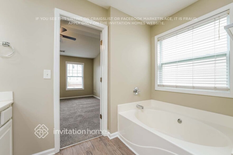 Building Photo - 2982 Briaroak Dr