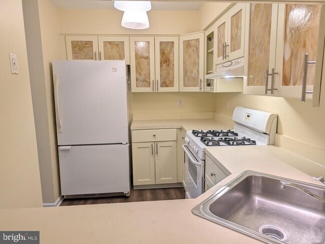 Building Photo - 14449 Gringsby Ct