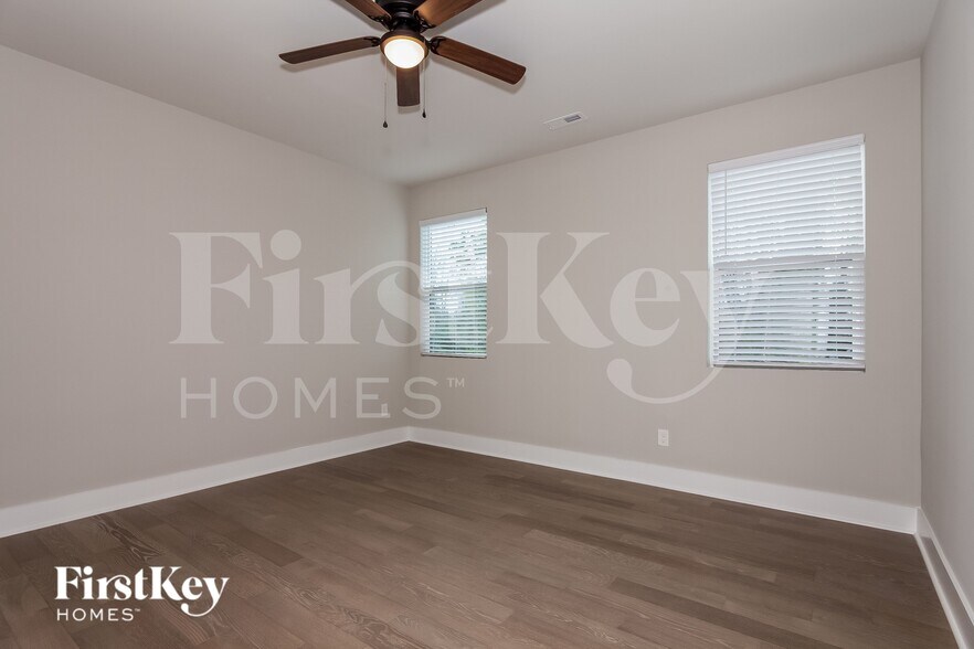 Building Photo - 11327 Tema Cir