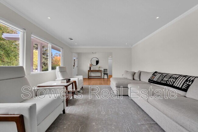 Building Photo - 627 N Silverado Dr