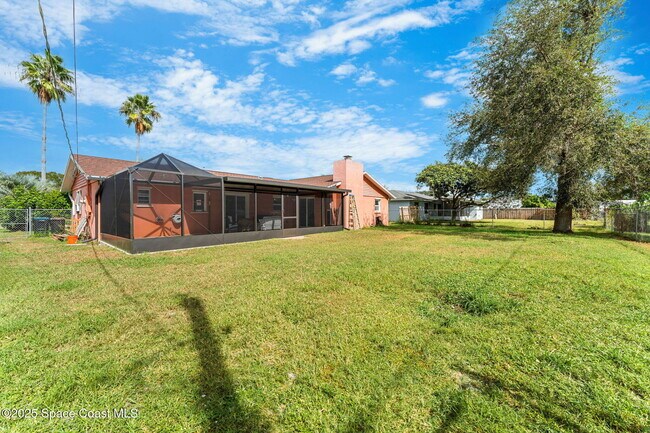 Building Photo - 1848 Edith St NE