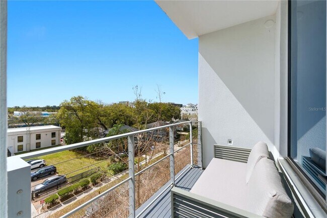 Building Photo - 525 E Jackson St