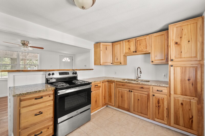 Building Photo - 502 Milam Ave