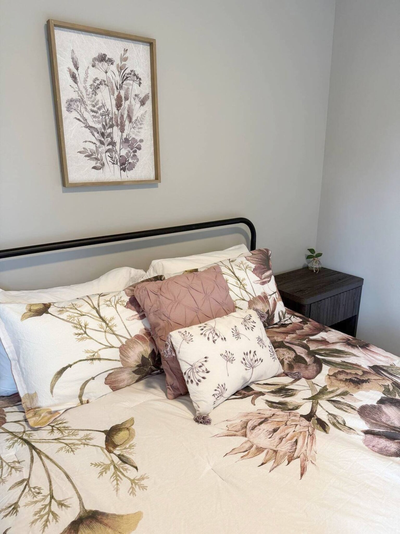 GUEST BEDROOM - 104 Textile Ct